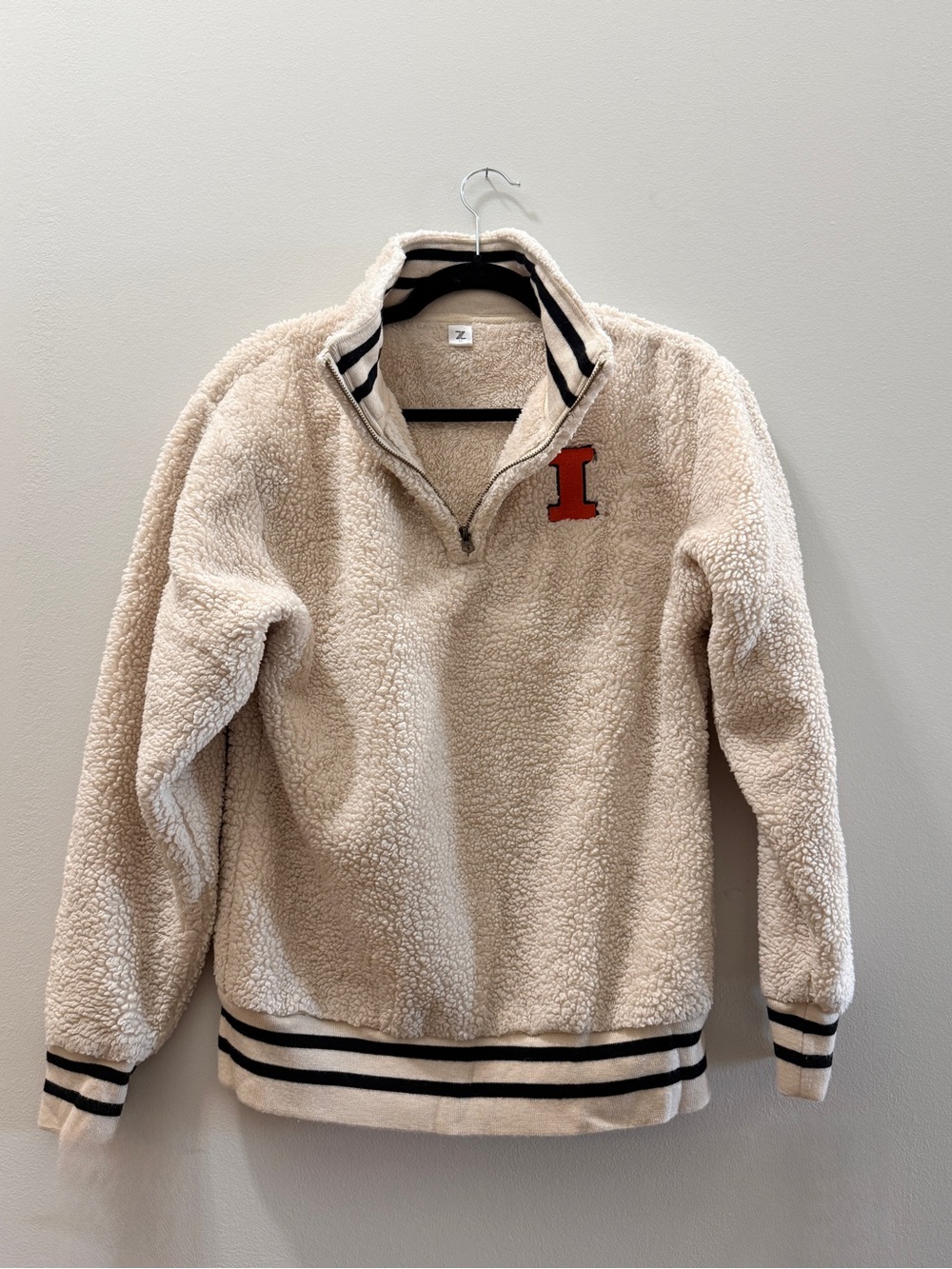 Fighting Illini cream quarter zip Sherpa, fits like small